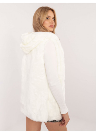 Smotanovo biela hebká vesta