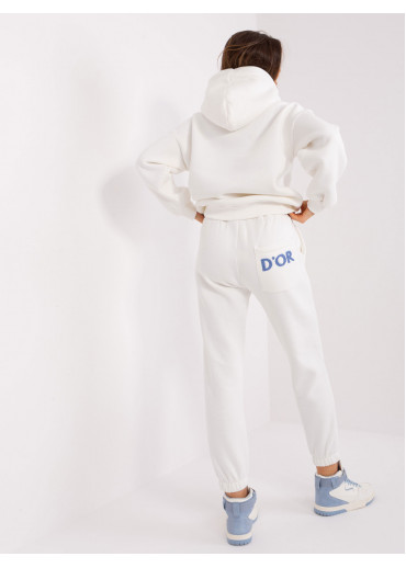 Smotanovo biela tepláková súprava