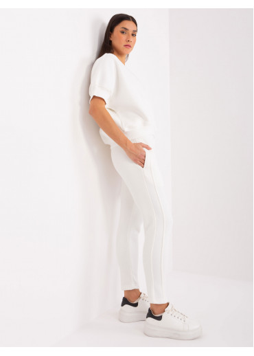 Smotanovo biely teplákový komplet