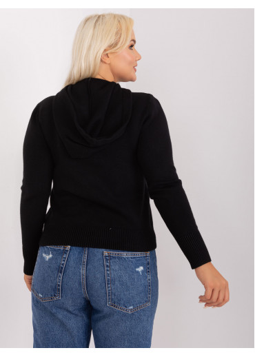 Čierny pulóver s kapucňou