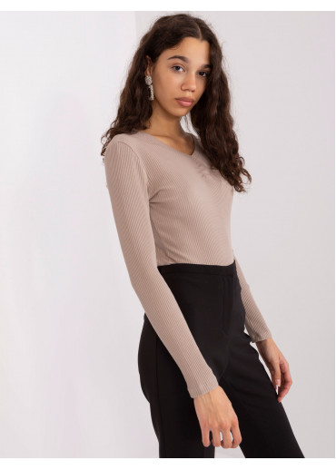 Kapučínovo hnedé tričko s dlhým rukávom