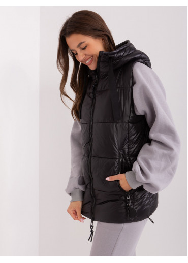 Čierna prešívaná vesta