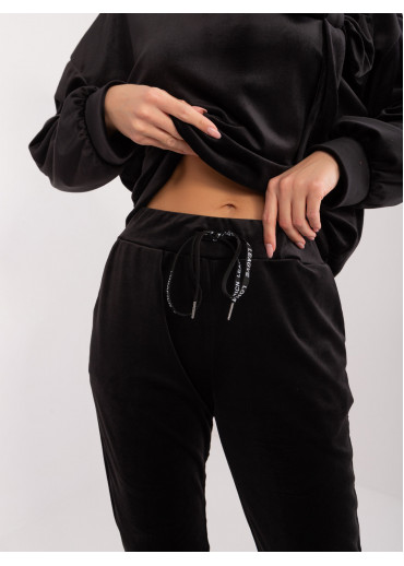 Čierna tepláková súprava