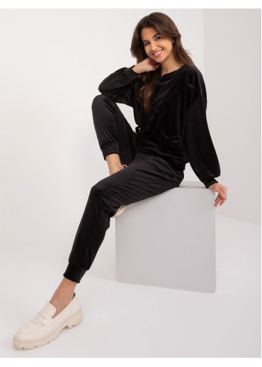 Čierna tepláková súprava