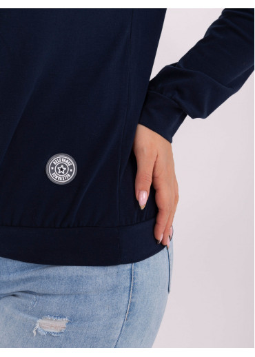 Tmavomodré tričko s dlhým rukávom