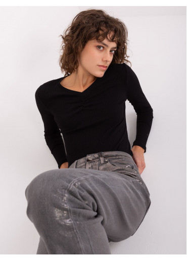 Čierne tričko s dlhým rukávom