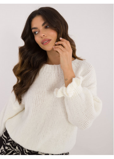 Smotanovo biely dámsky sveter