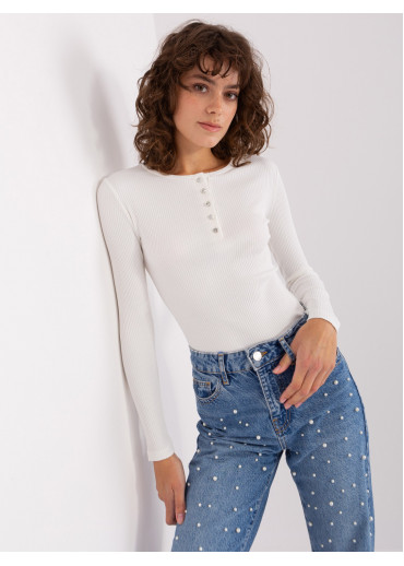 Smotanovo biele tričko s dlhým rukávom