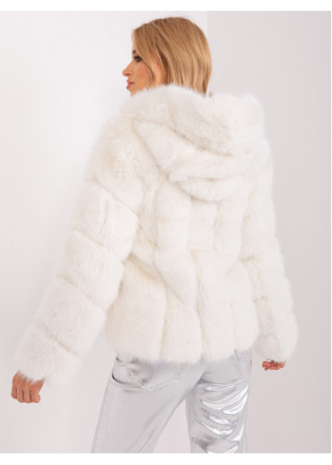 Smotanovo biela kožušinová bunda