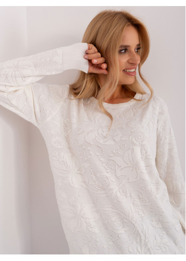 Smotanovo biely pulóver