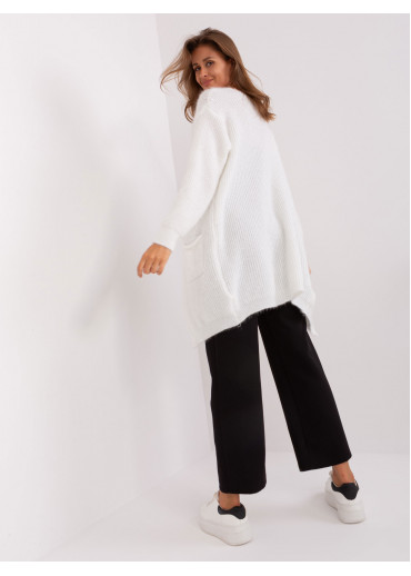 Smotanovo biely kardigán