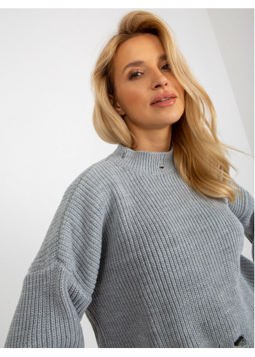 Sivý potrhaný sveter