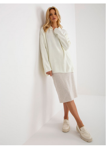 Smotanovo biely pulóver