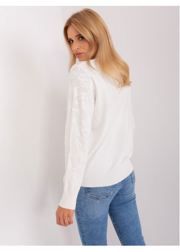 Smotanovo biely pulóver