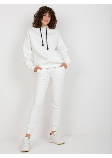 Smotanovo biela tepláková súprava