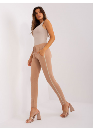 Hnedé tepláky s lampasom