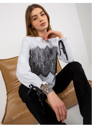 Čierna blúzka s čipkou