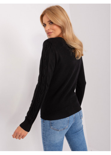 Čierny pulóver