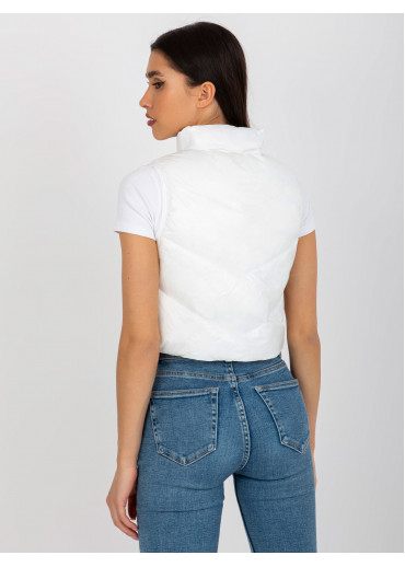 Smotanovo biela prešívaná vesta