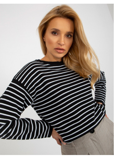 Čierny pruhovaný pulóver