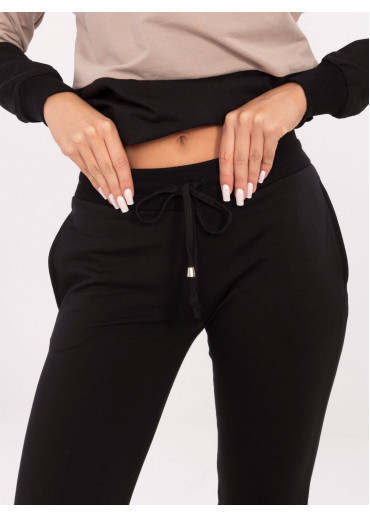 Čierna tepláková súprava