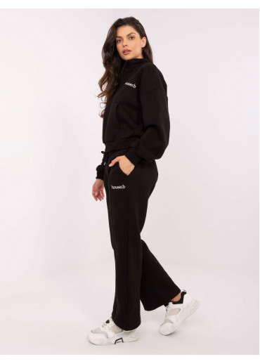 Čierna tepláková súprava