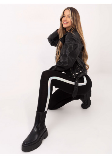 Čierne legíny s lampasmi