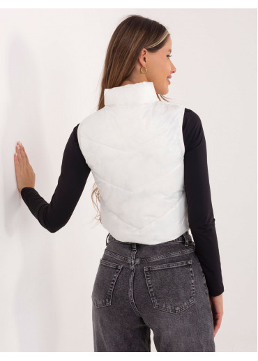 Smotanovo biela prešívaná vesta