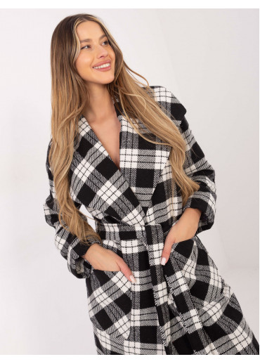 Čierny kabát s opaskom