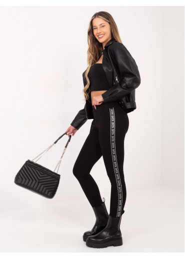 Čierne legíny s lampasmi