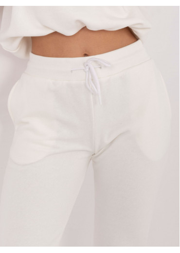 Smotanovo biela tepláková súprava