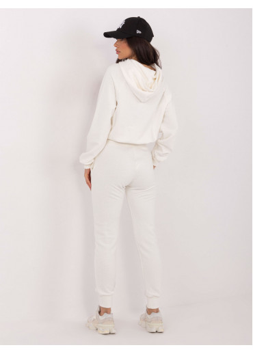 Smotanovo biela tepláková súprava